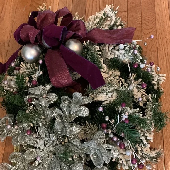 Gorgeous winter wreath with XL glittery snowflake - Picture 3 of 6
